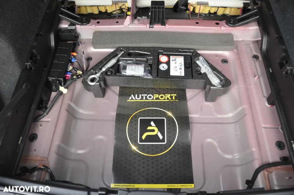Volvo XC 40 D3 AWD Momentum Pro - 39