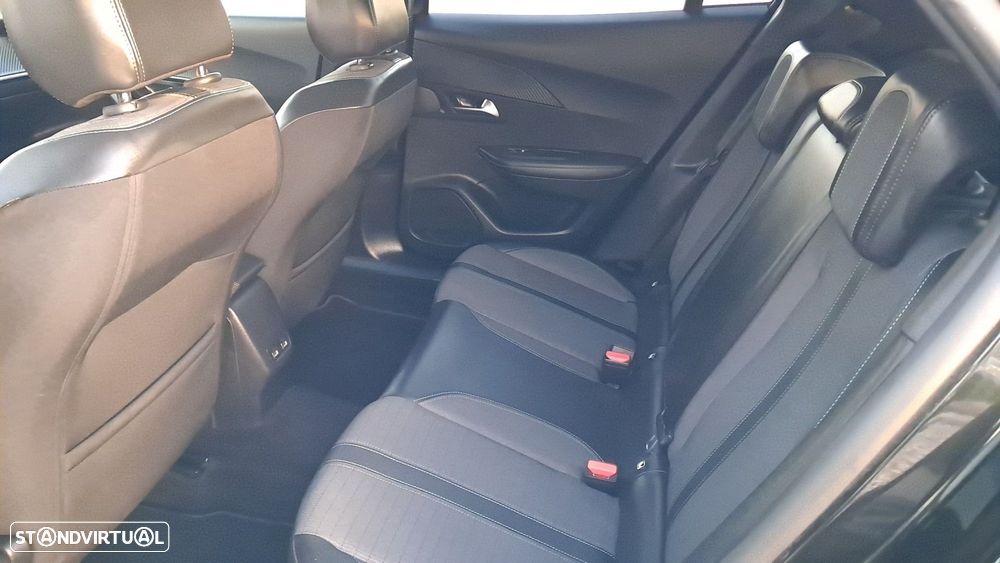 Peugeot 2008 1.2 PureTech Allure Pack - 28