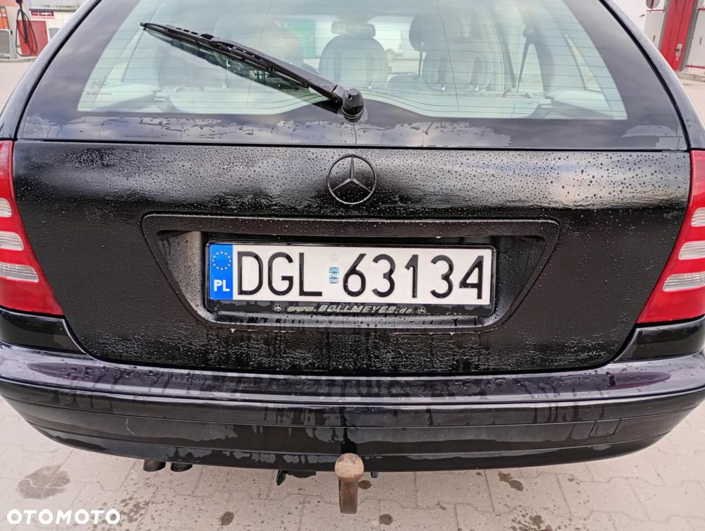 Mercedes-Benz Klasa C 180 T Kompressor Classic - 13