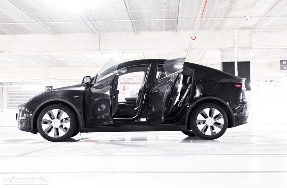 Tesla Model Y Long Range Dual Motor AWD - 1