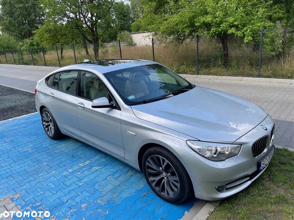 BMW 5GT - 1