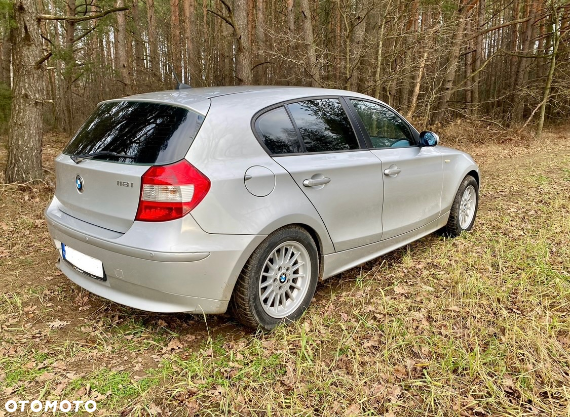 BMW Seria 1 118i - 4