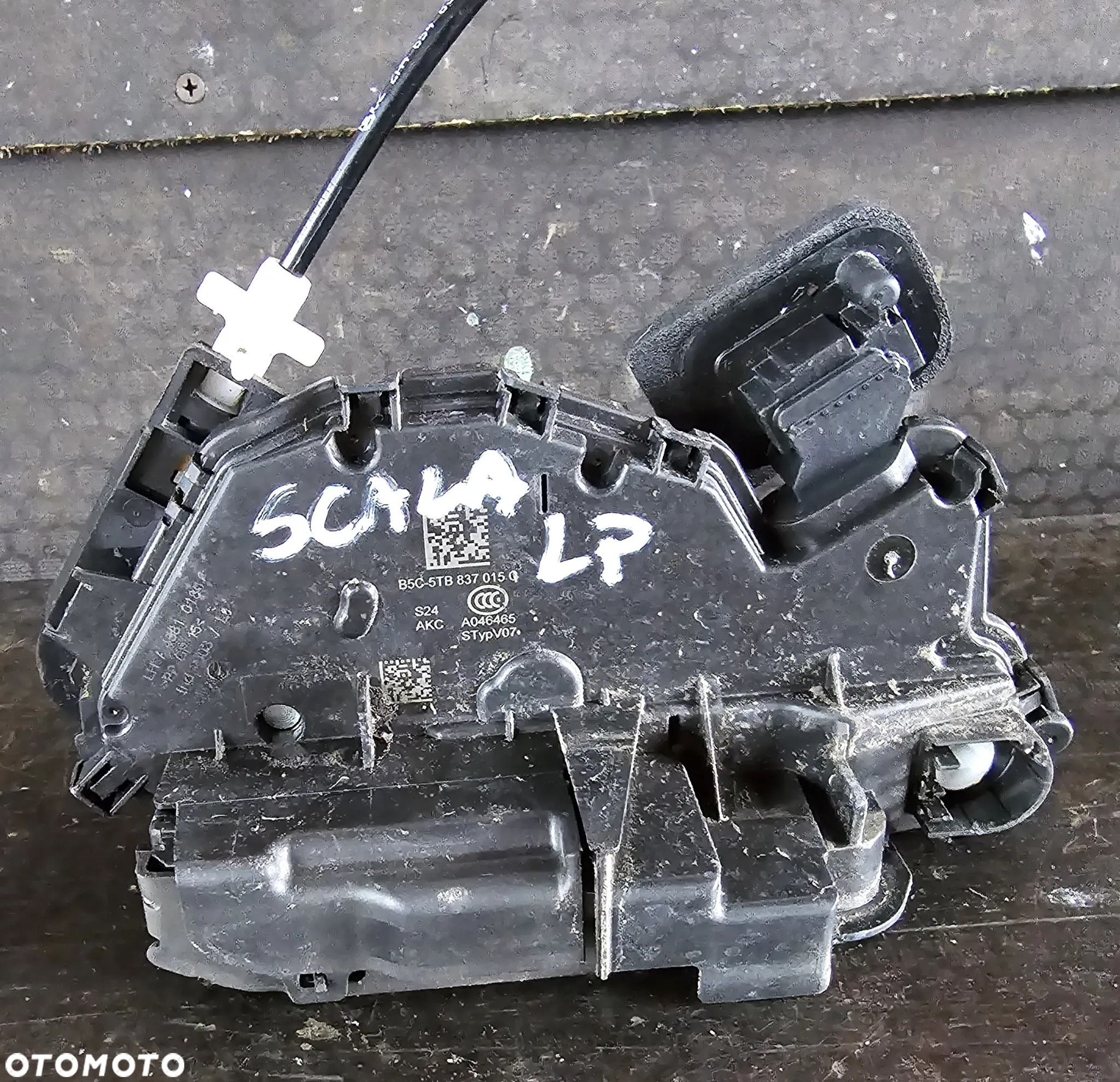 ZAMEK DRZWI LEWY PRZÓD 5TB837015C SKODA SCALA 1.5 TSI - 2