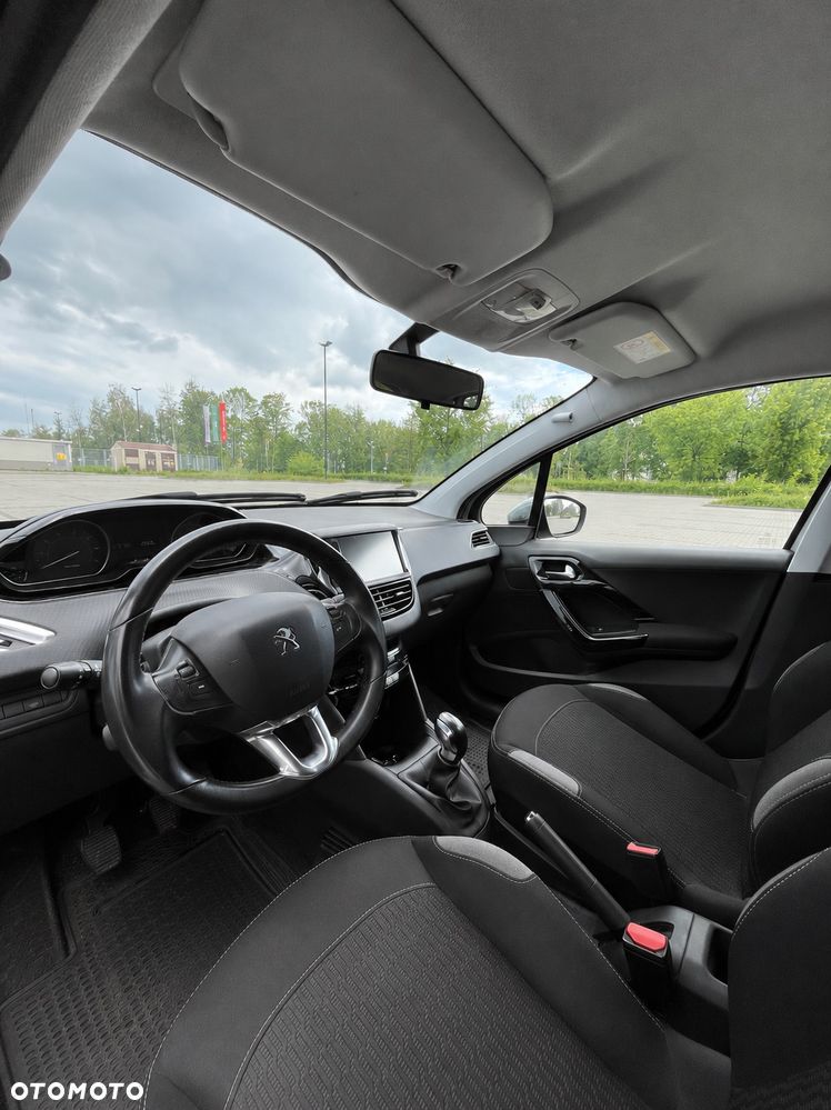 Peugeot 208 1.2 PureTech Style - 9