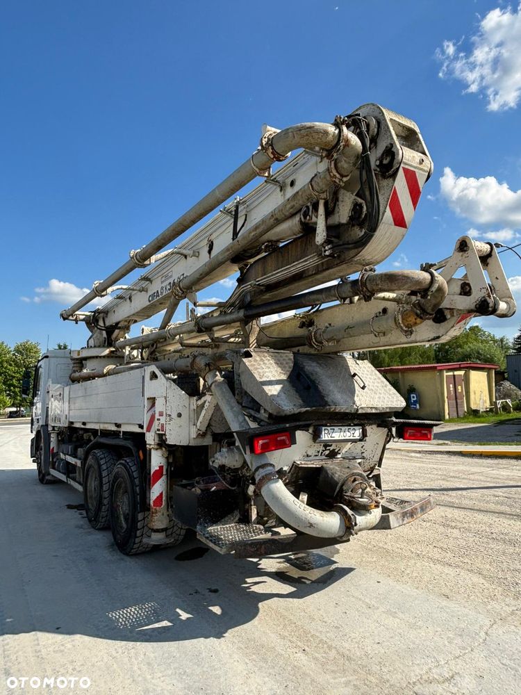 Mercedes-Benz Actros - 3