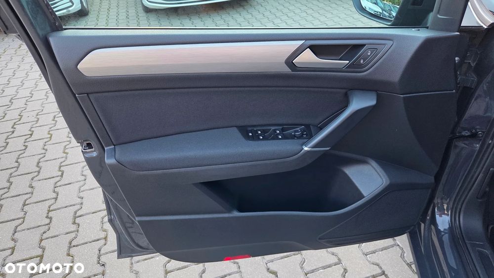 Volkswagen Touran 1.5 TSI EVO Comfortline Plus - 22