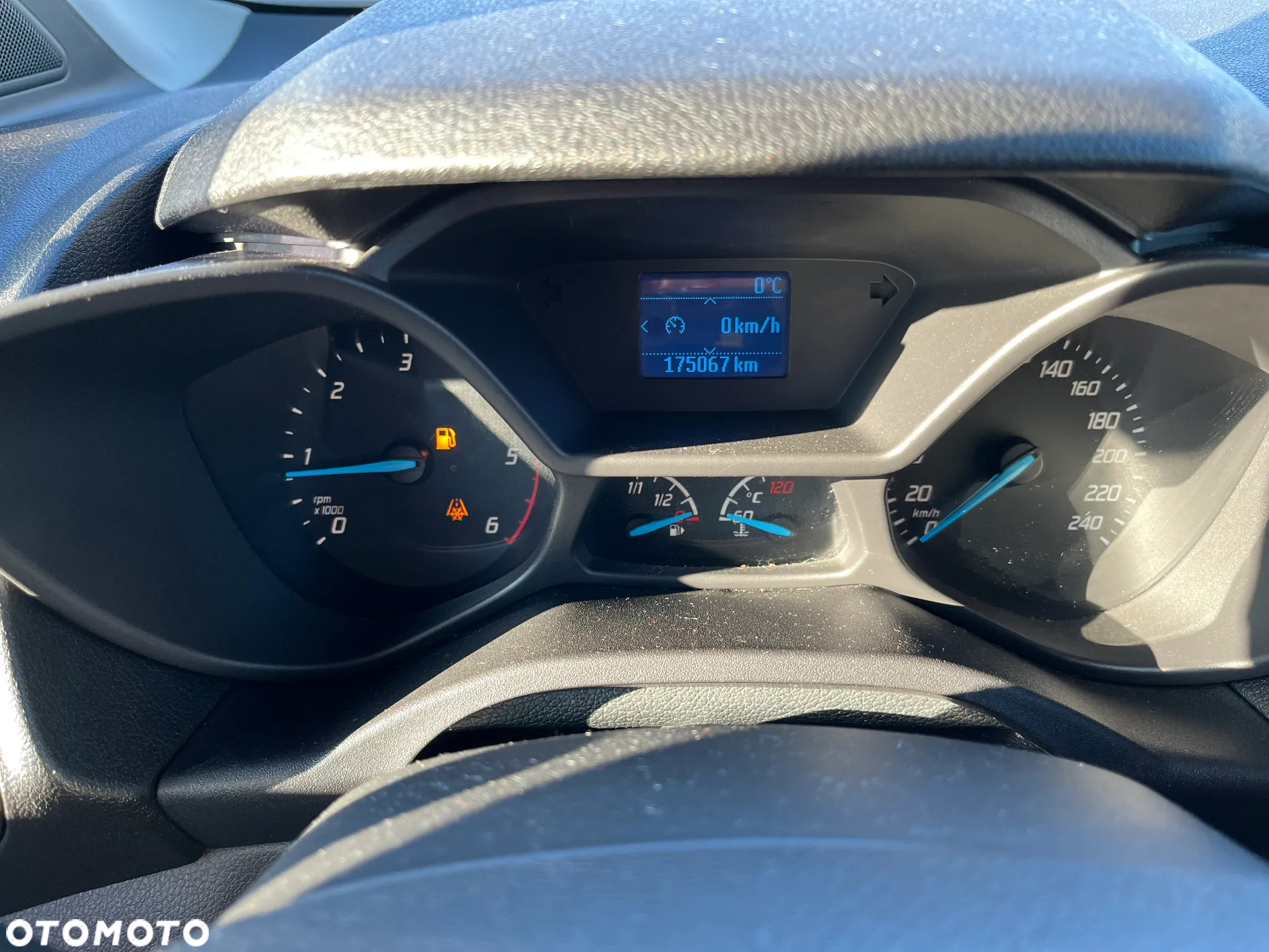 Ford Transit Connect - 17