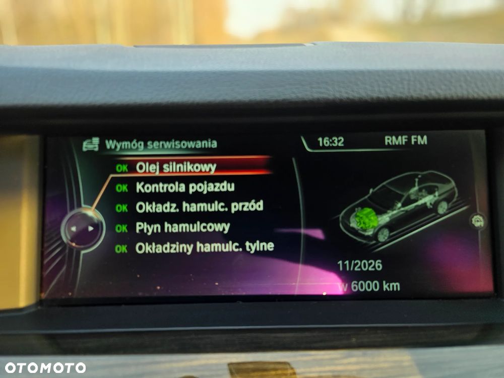 BMW Seria 5 528i xDrive - 22