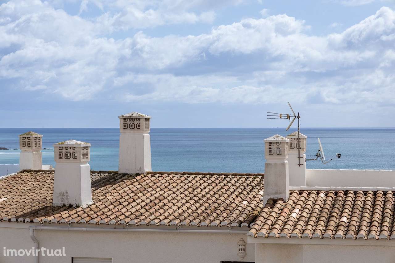 RENOVADO APARTAMENTO T2 DUPLEX COM VISTA MAR PARA VENDA NA PRAIA DA LU - Grande imagem: 2/18