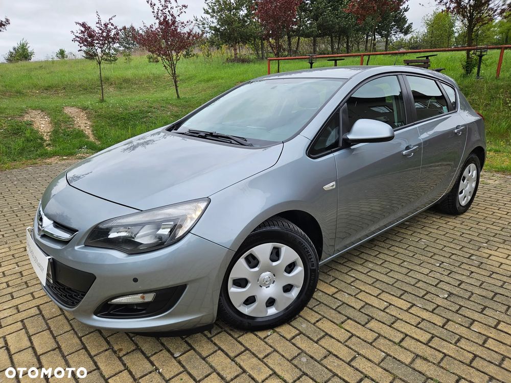 Opel Astra IV 1.6 CDTI Essentia - 2