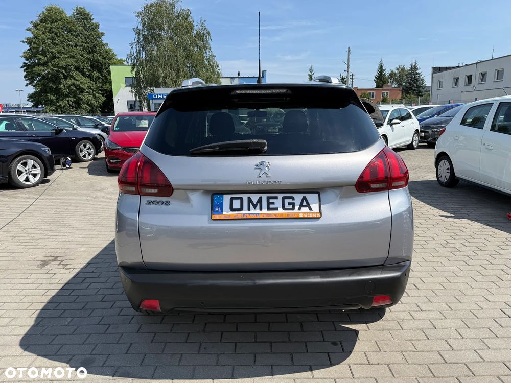 Peugeot 2008 1.2 Pure Tech Style - 5