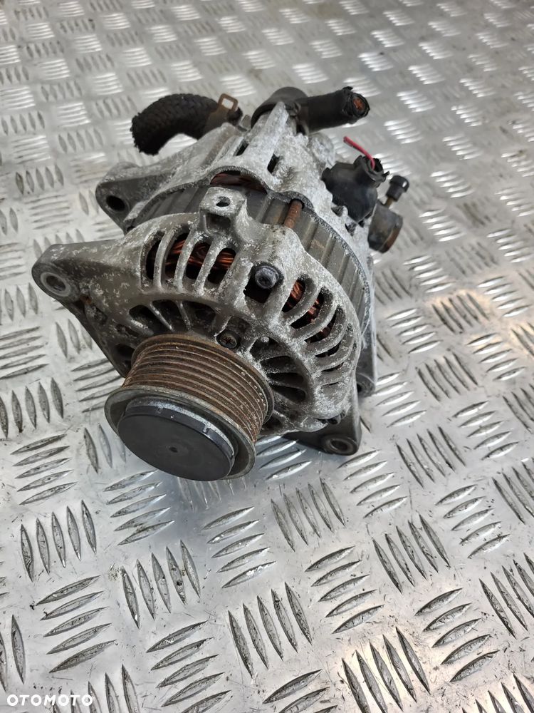 Kia Sorento I 2.5 Alternator Vacum - 4