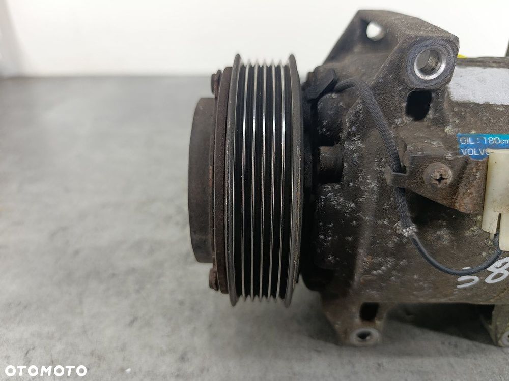POMPA, SPRĘŻARKA KLIMATYZACJI VOLVO S80 I 8708581  P8684287 2.4 D - 2