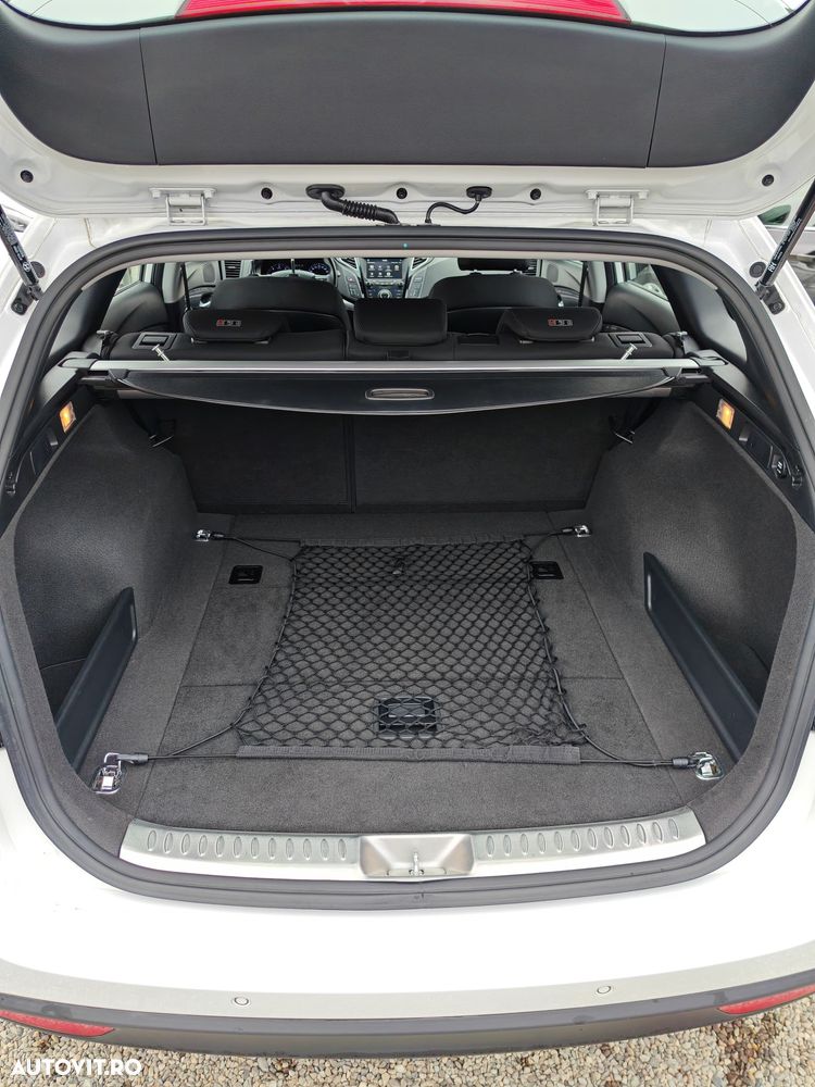 Hyundai i40 Kombi 1.7 CRDi DCT Style - 13