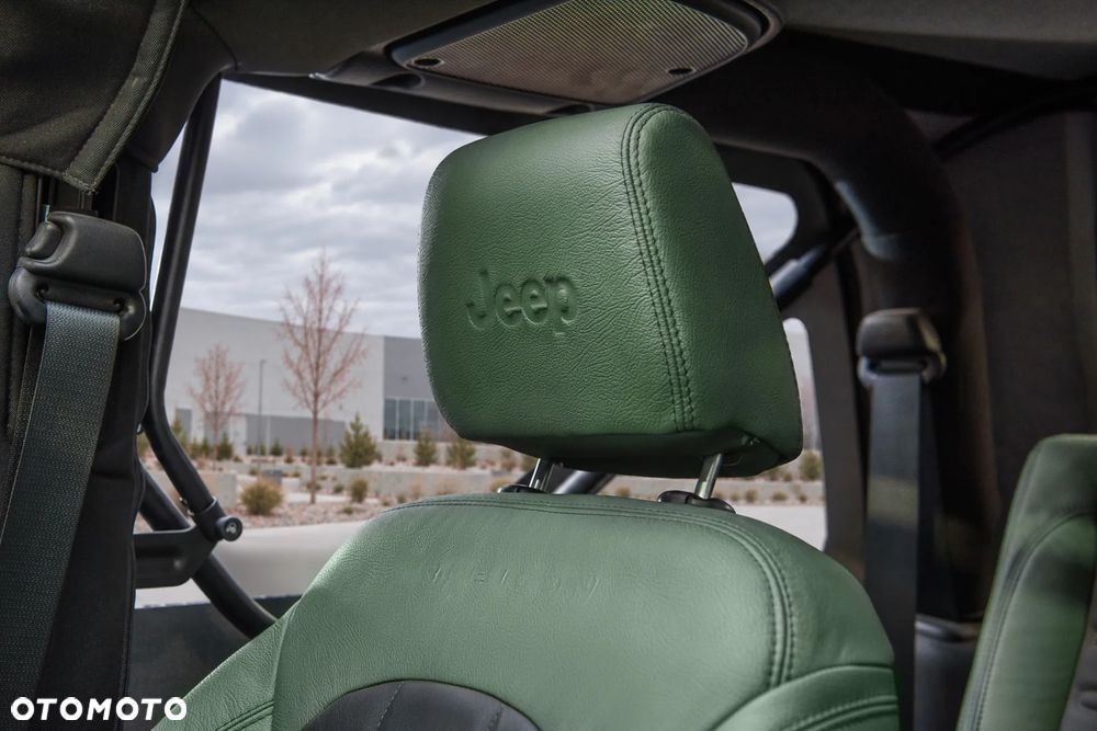 Jeep Wrangler - 24