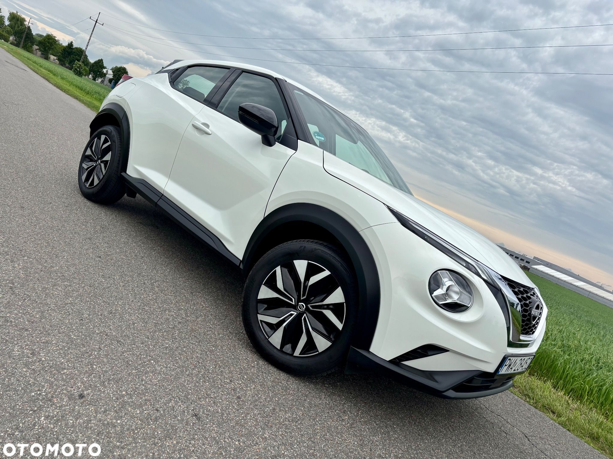Nissan Juke 1.0 DIG-T Tekna - 1