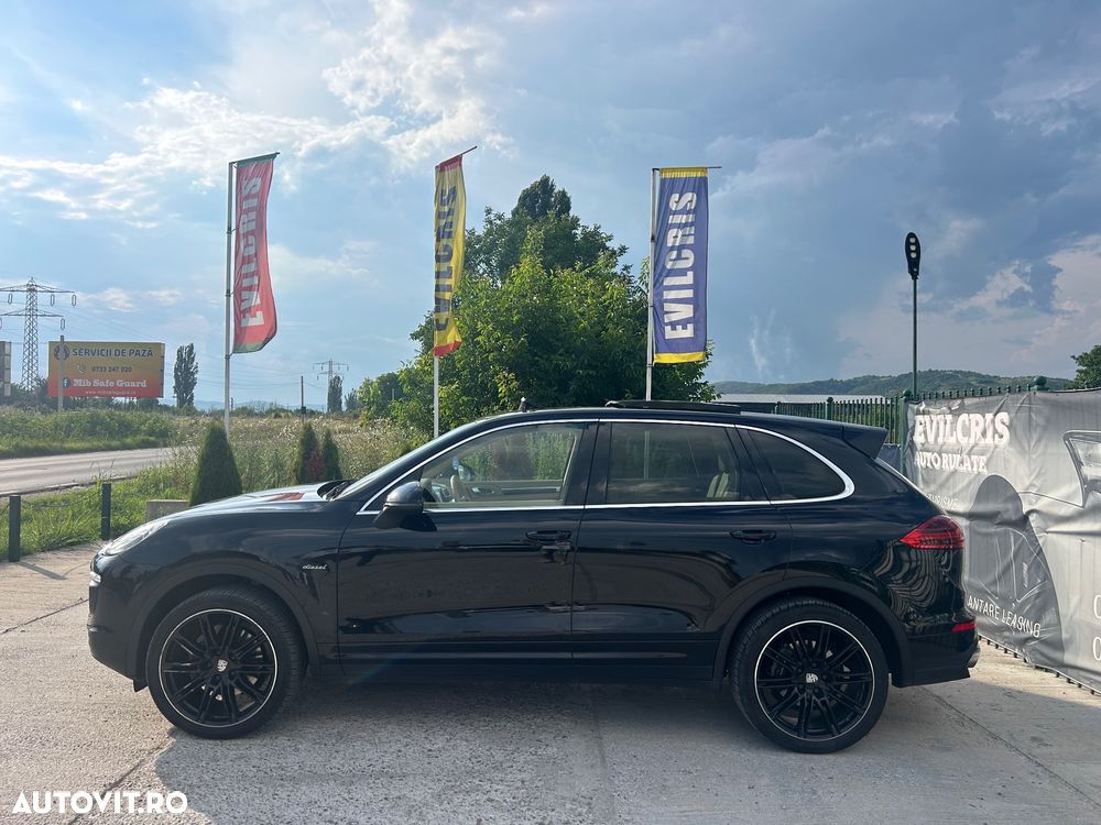 Porsche Cayenne - 6