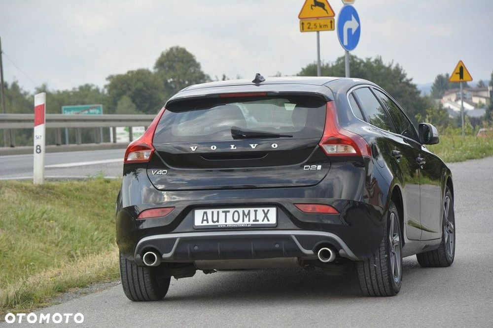 Volvo V40 D2 Drive-E R-Design Momentum - 8