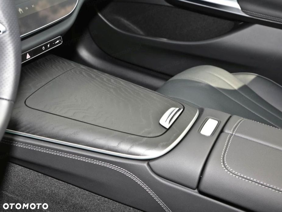 Mercedes-Benz Klasa E 220 d mHEV 4-Matic AMG 9G-Tronic - 13