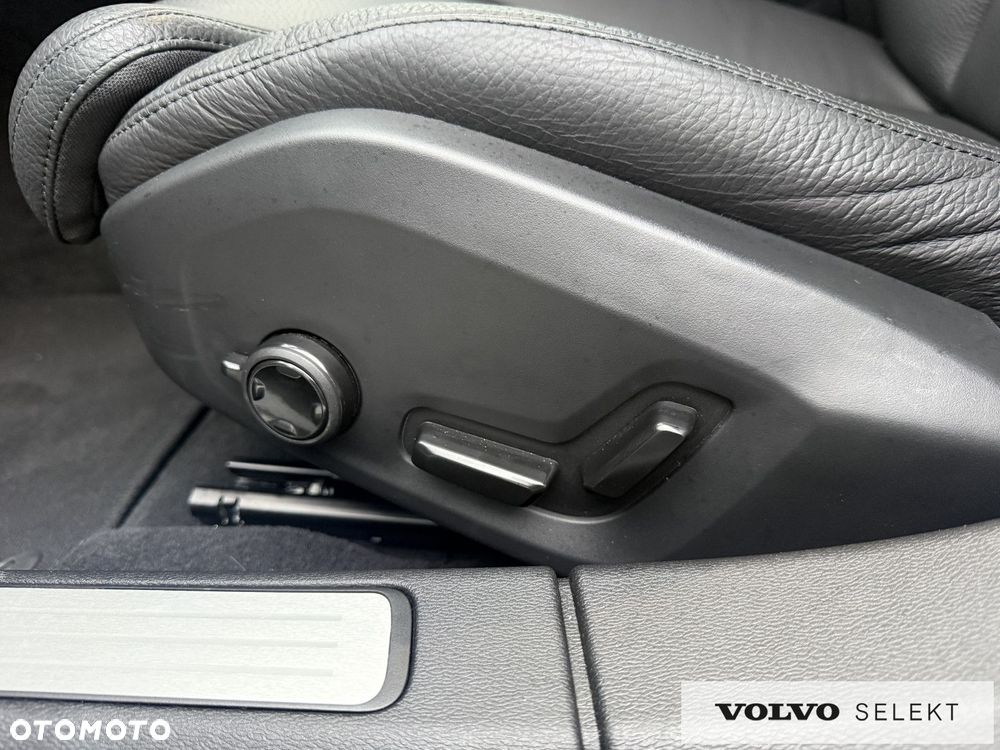Volvo V60 Cross Country - 13