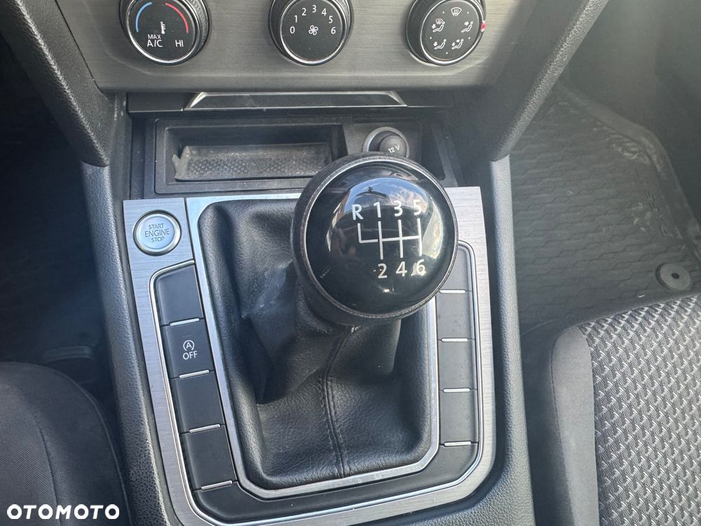 Volkswagen Passat - 18