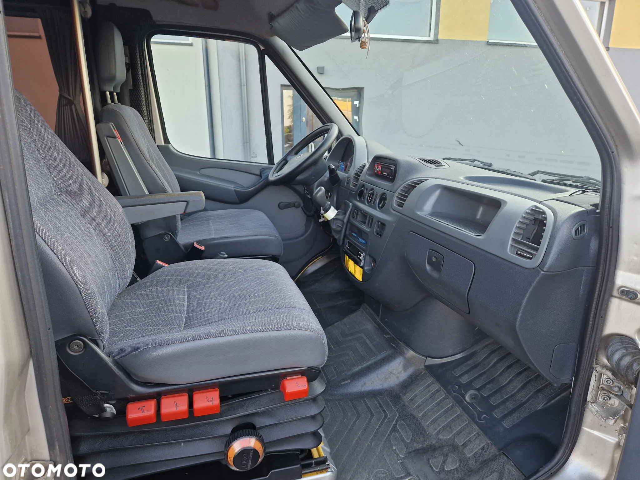 Mercedes-Benz Sprinter - 5