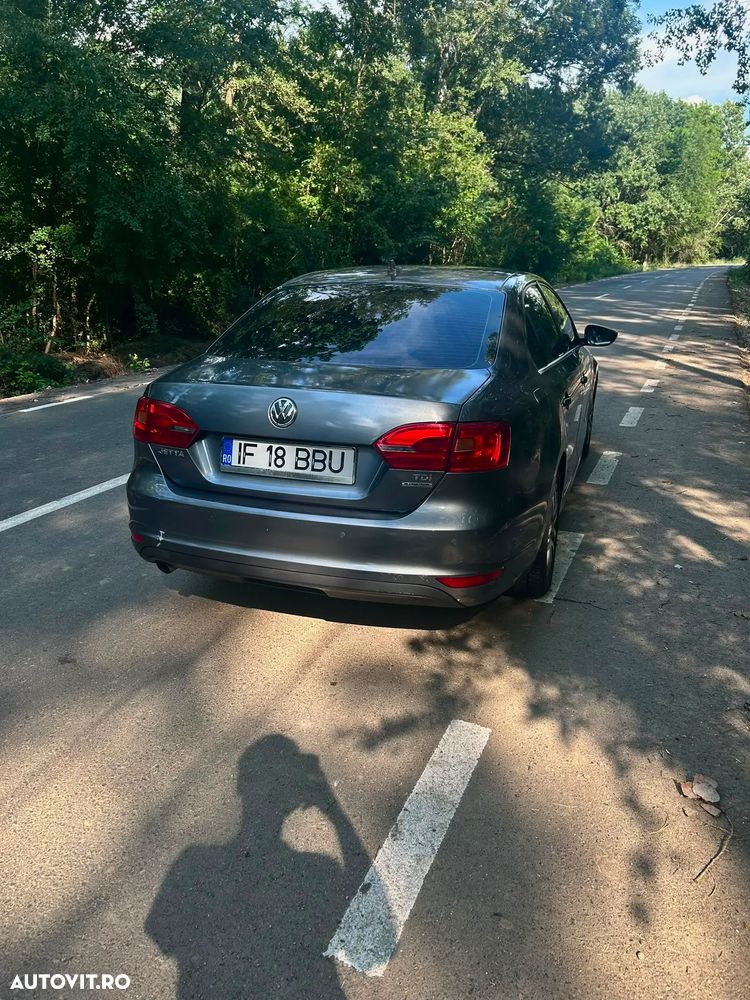 Volkswagen Jetta 1.6 TDI DPF Comfortline - 3