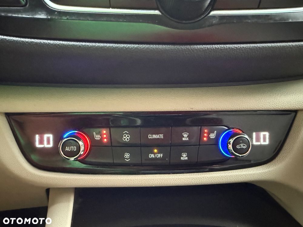 Opel Insignia - 32