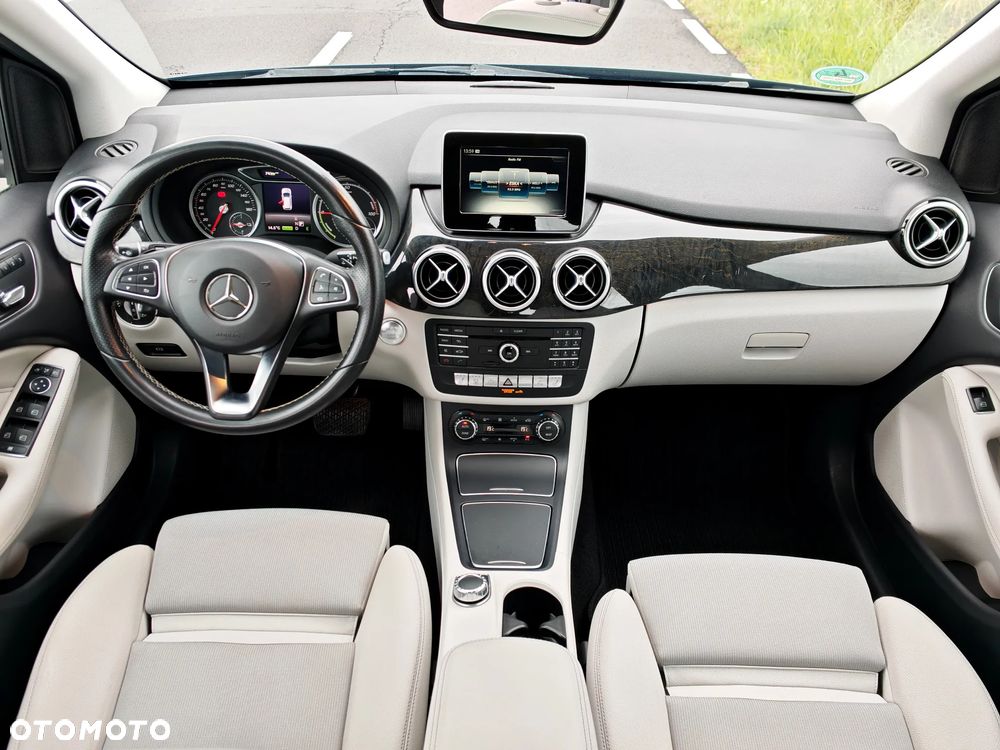 Mercedes-Benz Klasa B (Electric Drive) 250 e - 31