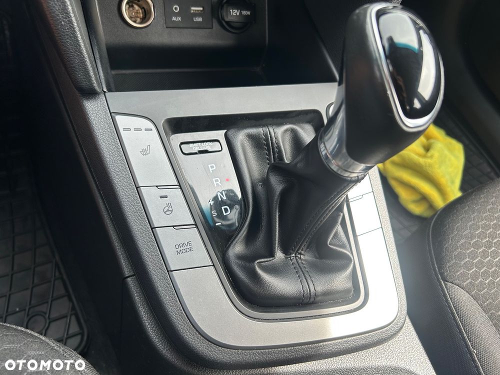 Hyundai Elantra 1.6 Premium - 20