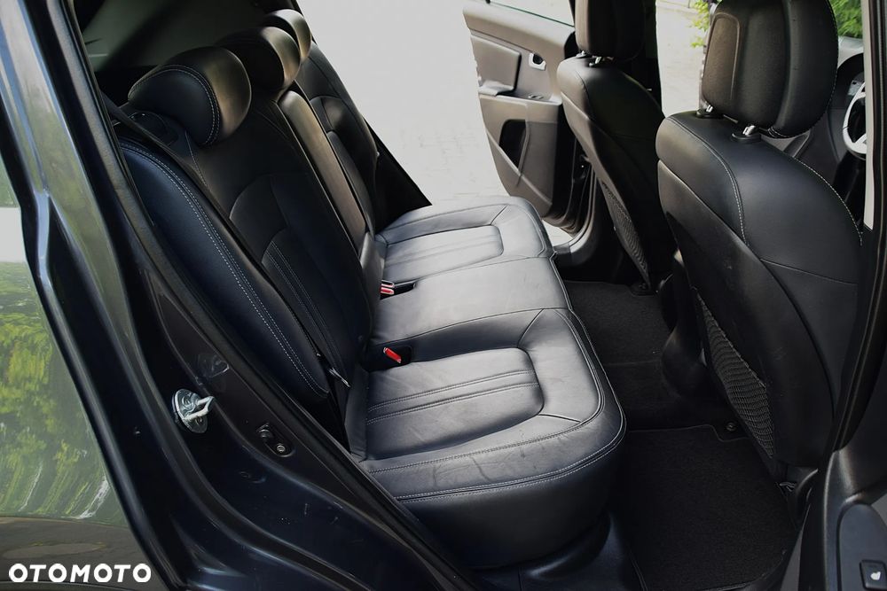 Kia Sportage 1.7 CRDI 2WD Spirit - 27