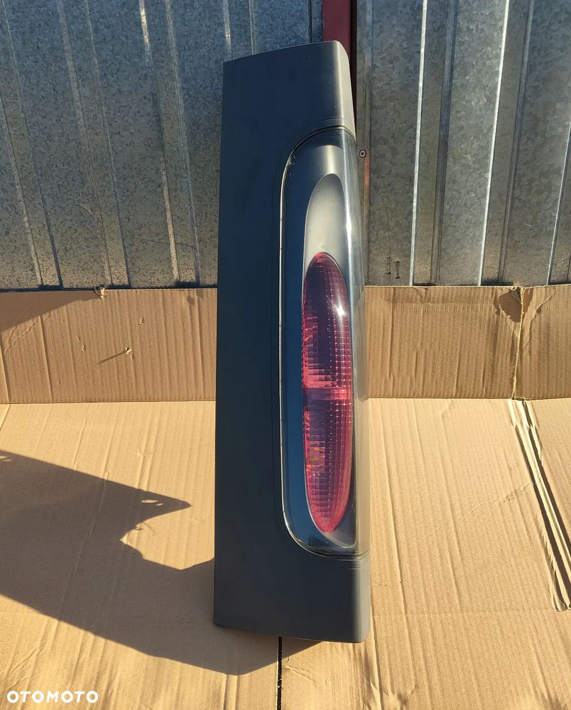 Lampa tył tylna Lewa Klapa Renault Trafic Vivaro Primastar 2001- - 2