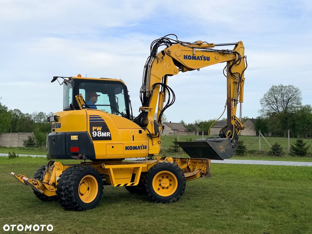 Komatsu 4x4x4 ramię łamane Koparka kołowa KOMATSU  PW98MR-8 10ton 4x4x4 ośki skrętne Ramię 3x łamane BEZ DPF i ADBLUE 4 cyl dodatkowe wyjścia hydr Pług Podpory 2012 szybka zwinna Prosto z importu 1 właściciel Cat TEREX Liebherr Wacker Pw 98 Mr 8 11 - 11