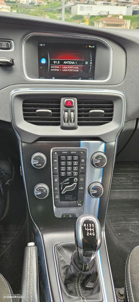 Volvo V40 1.6 D2 R-Design - 10