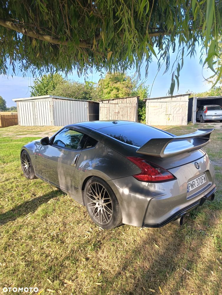 Nissan 370 Z - 7