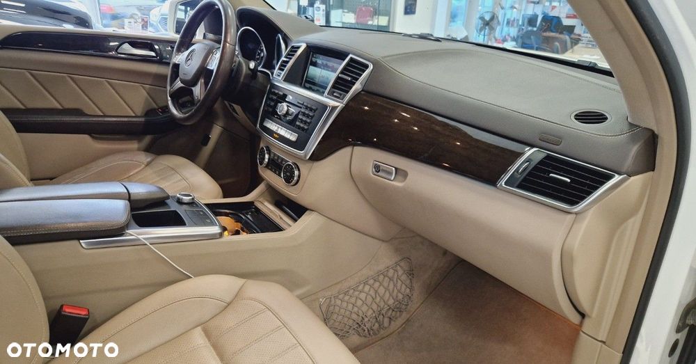 Mercedes-Benz GL - 11