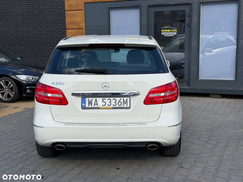 Mercedes-Benz Klasa B 250 7G-DCT SCORE - 6