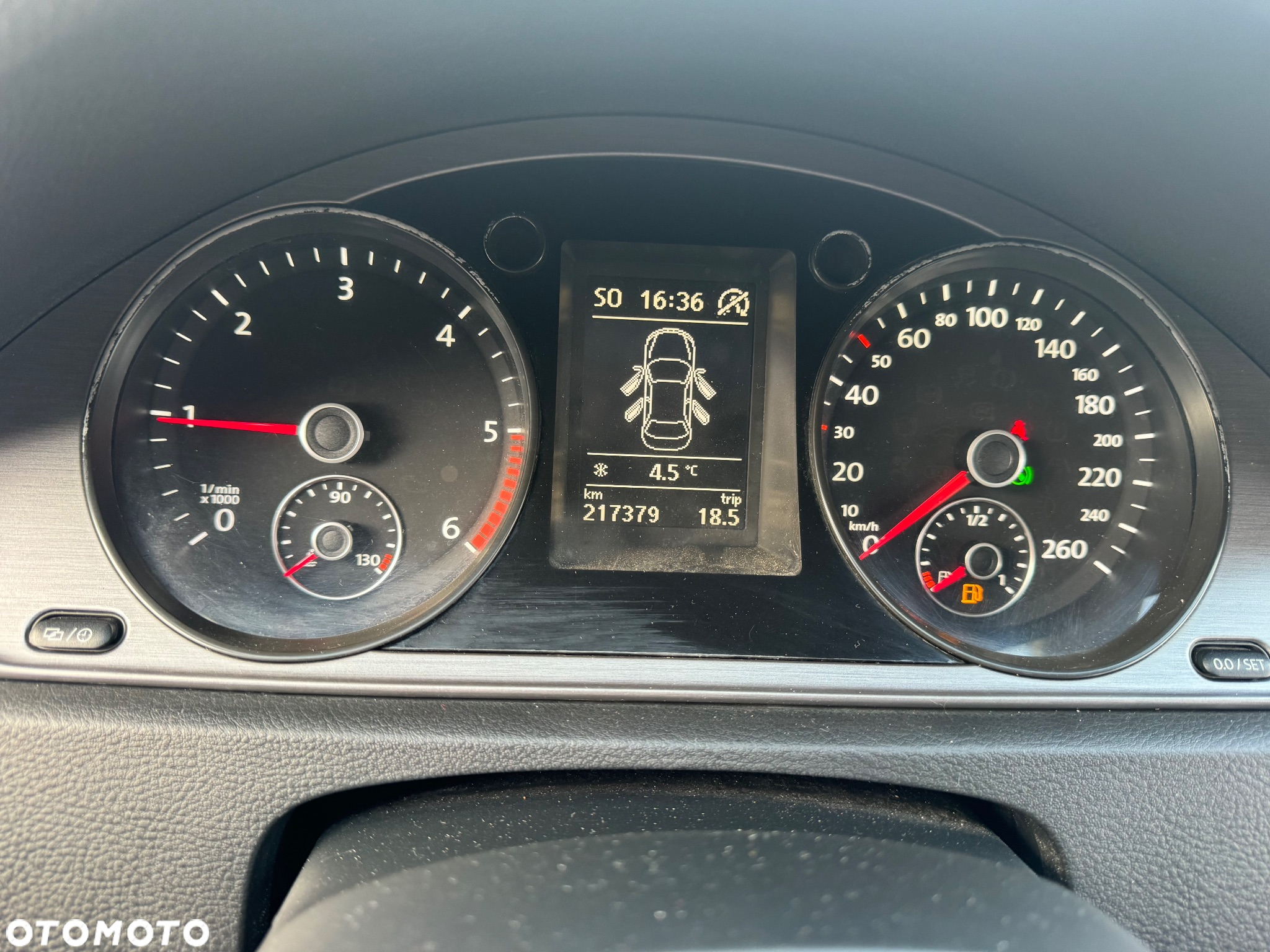 Volkswagen Passat - 8