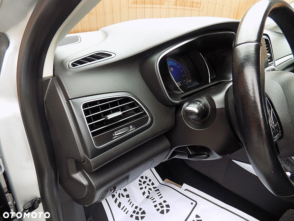 Renault Megane ENERGY dCi 110 EDC LIMITED - 11