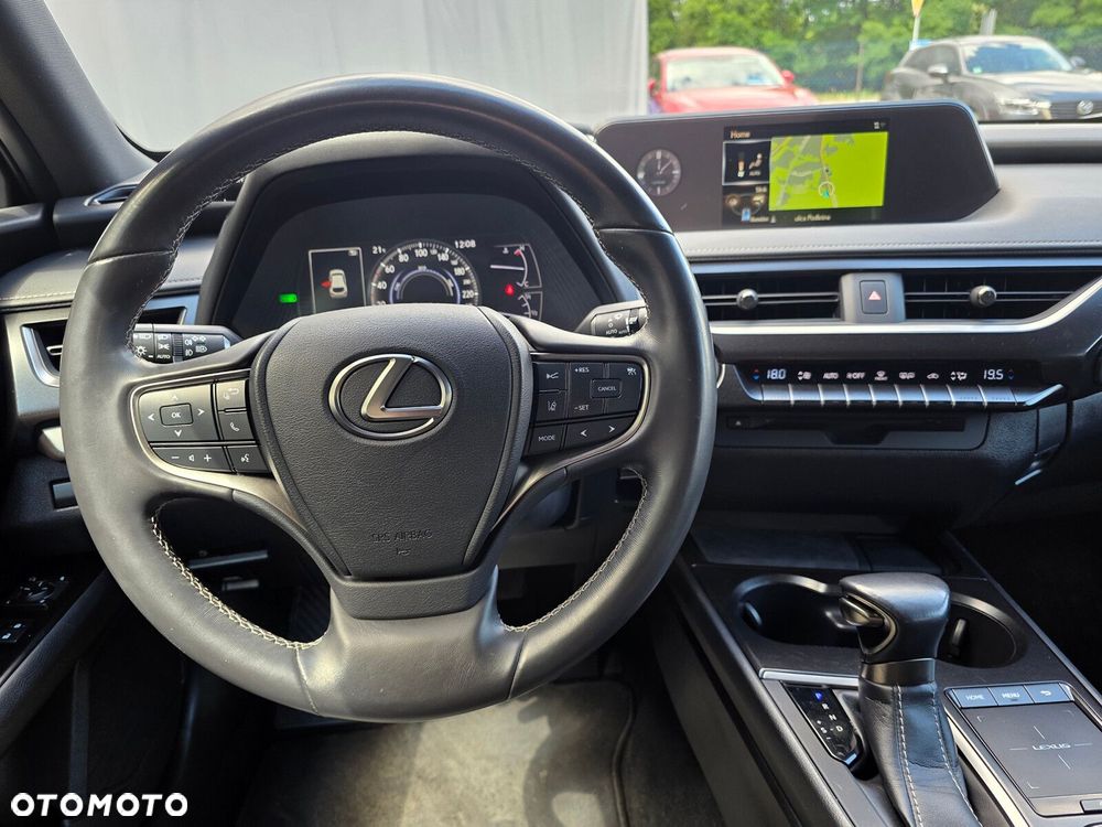 Lexus UX - 11