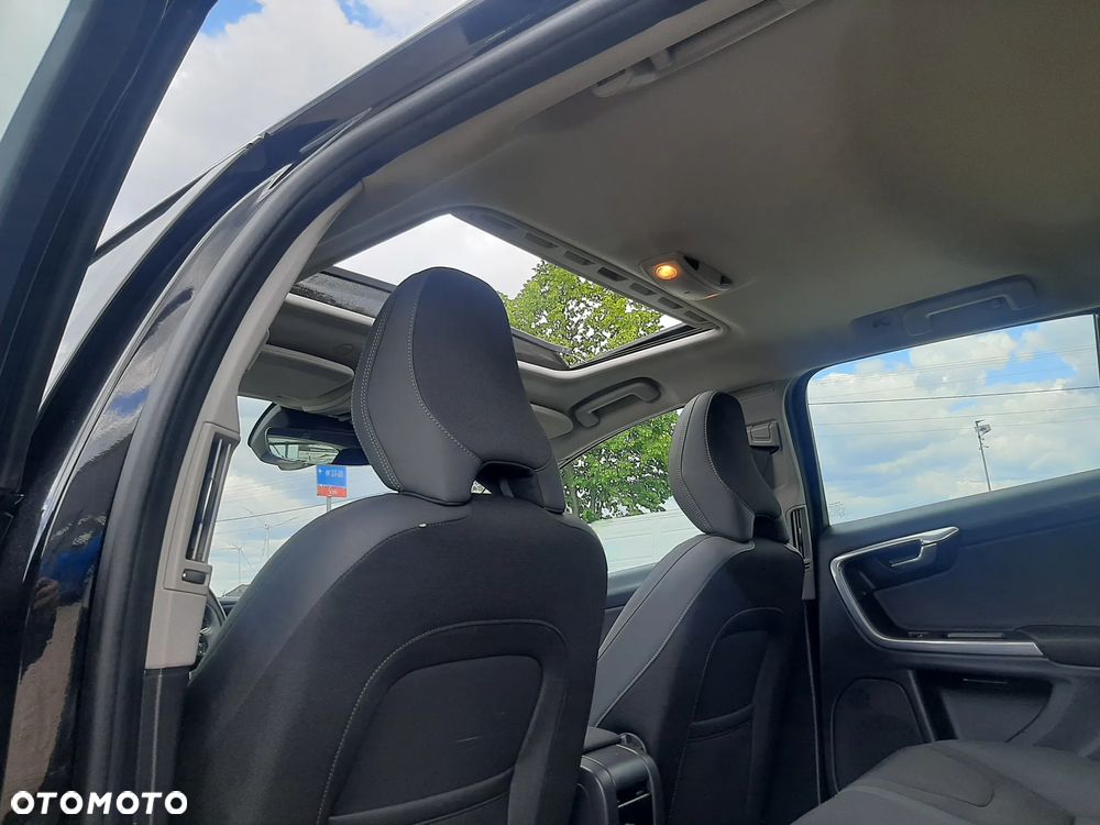 Volvo V60 D2 R-Design Momentum - 17