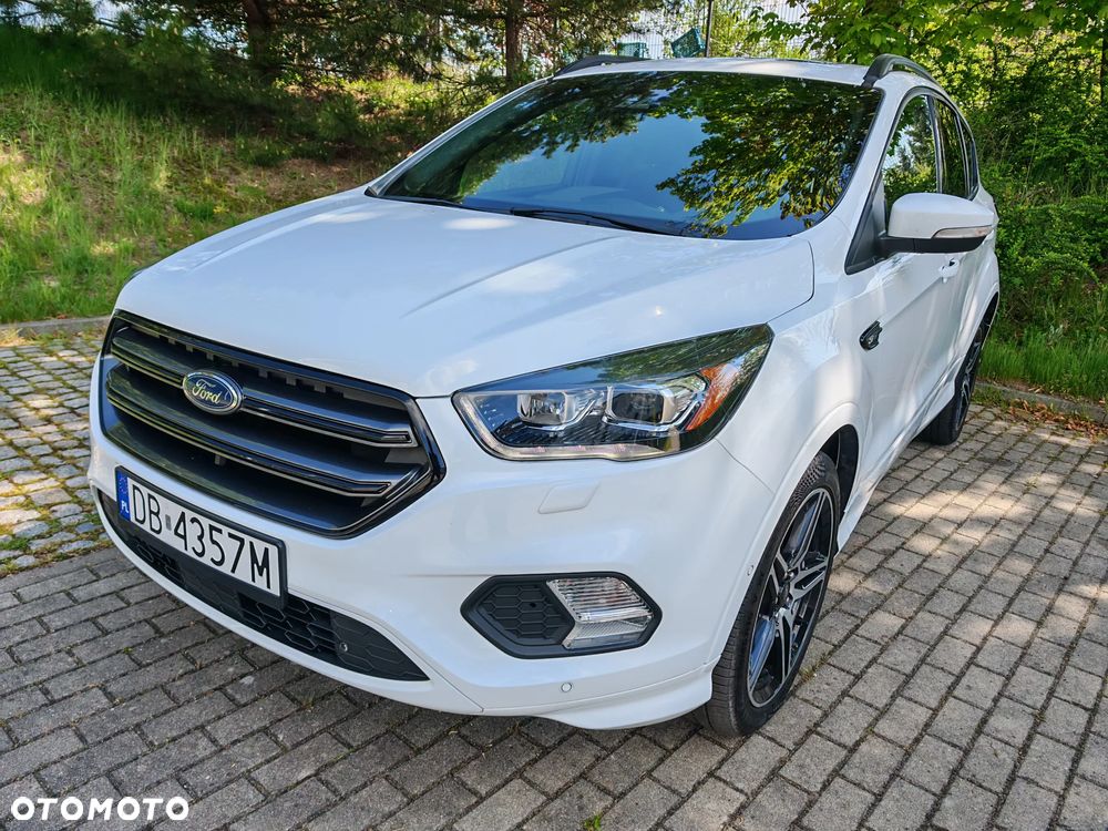 Ford Kuga 1.5 EcoBoost 2x4 ST-Line - 1