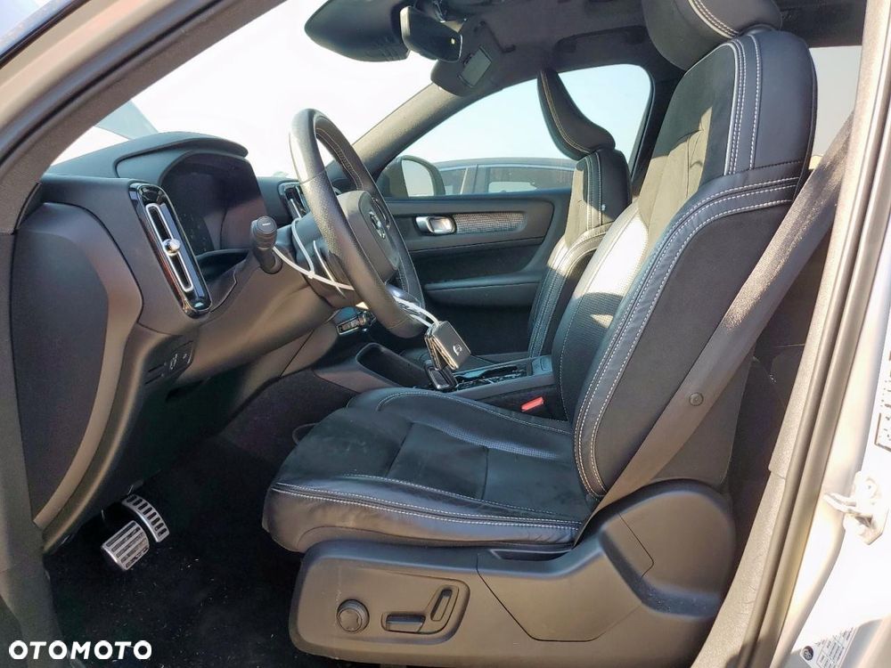 Volvo XC 40 T5 AWD Momentum - 7