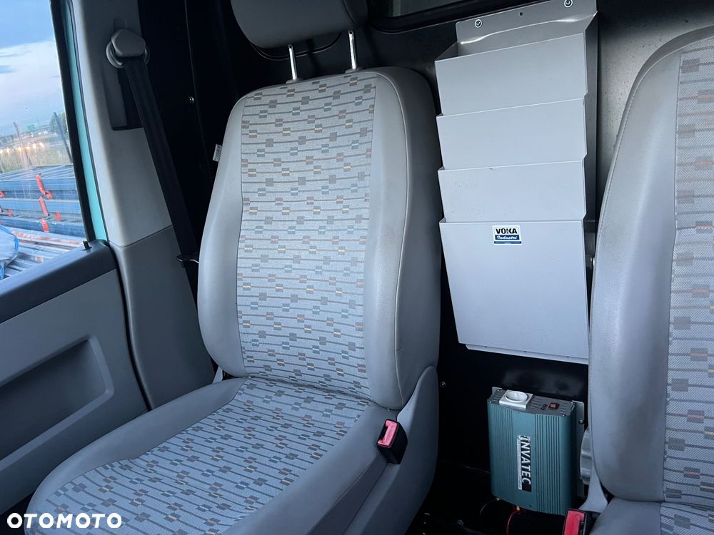 Volkswagen Transporter T5 - 23