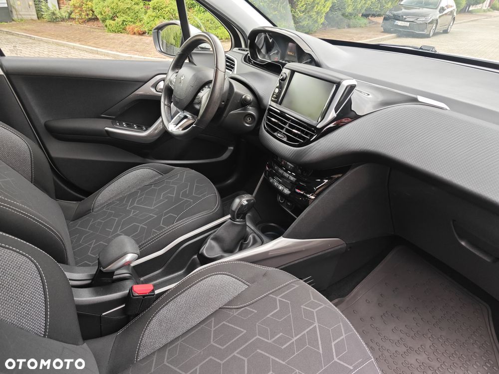 Peugeot 2008 1.2 Pure Tech Active S&S - 22