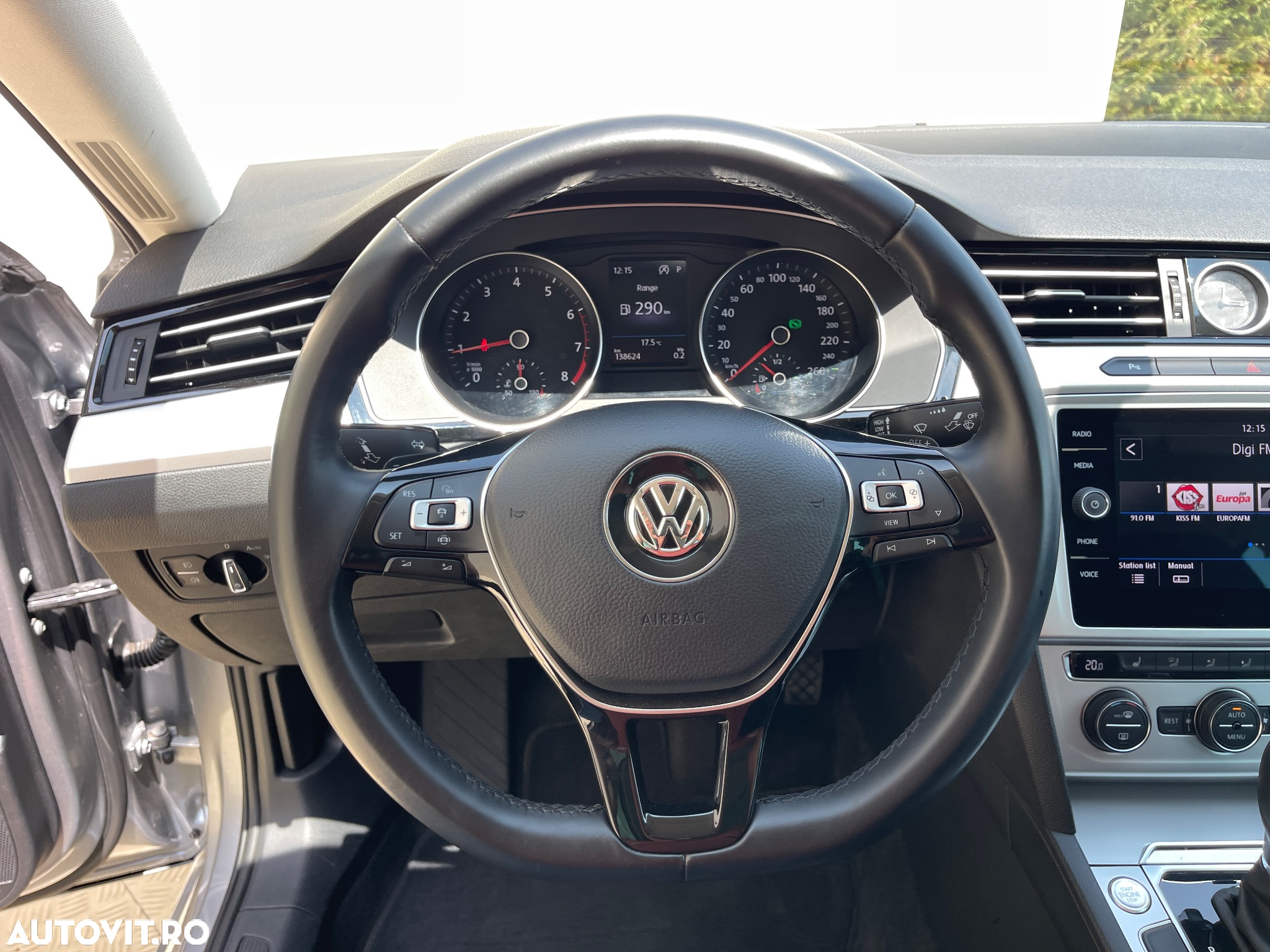 Volkswagen Passat - 35