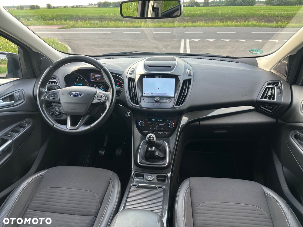 Ford Kuga 2.0 TDCi 2x4 Titanium - 10
