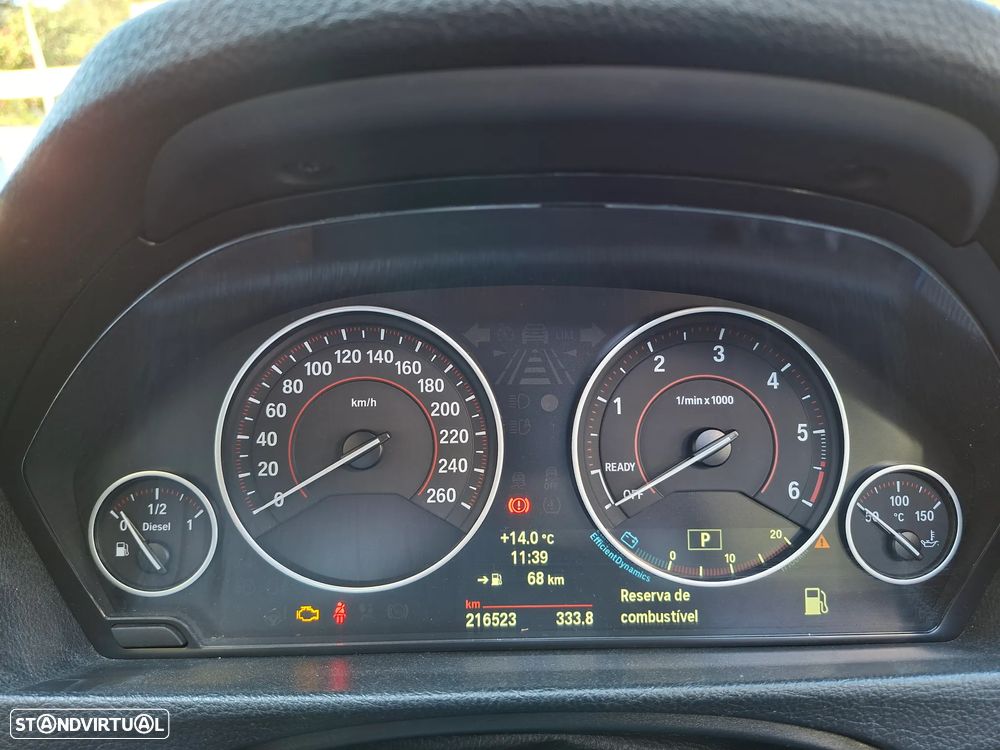 BMW 320 d Auto Pack M - 31