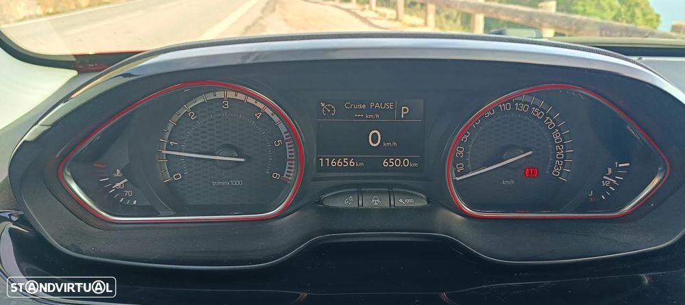 Peugeot 2008 1.5 BlueHDi GT Line EAT6 - 32