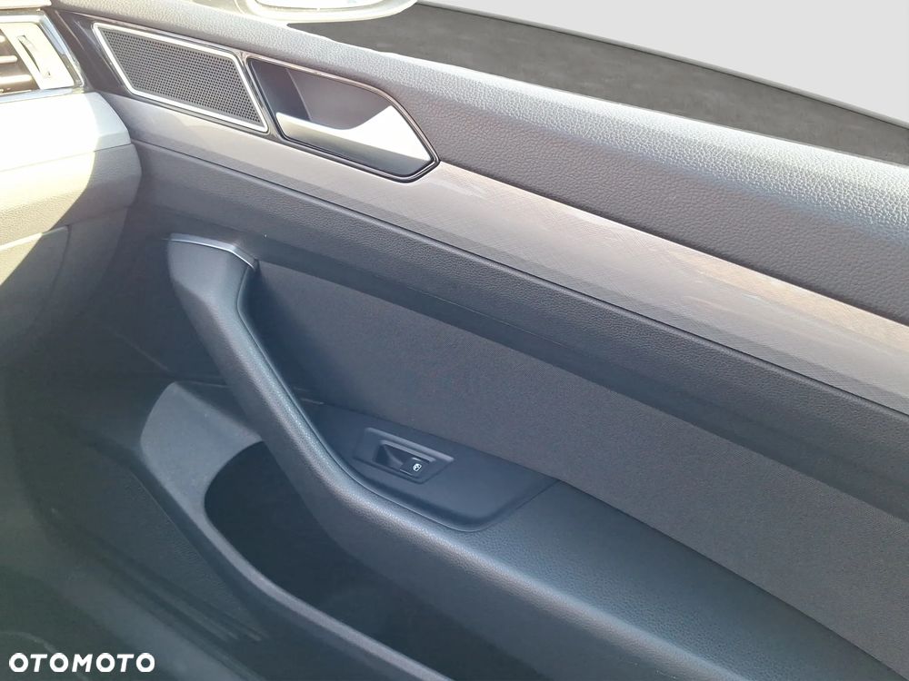 Volkswagen Passat 1.5 TSI EVO Business DSG - 19
